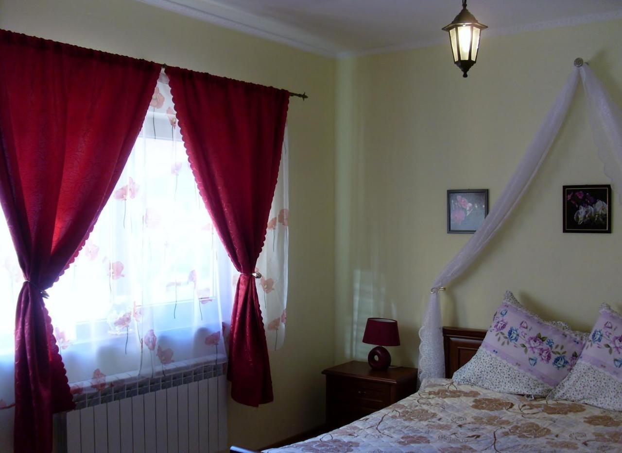 Villa Eden Delux Yanoshi Δωμάτιο φωτογραφία