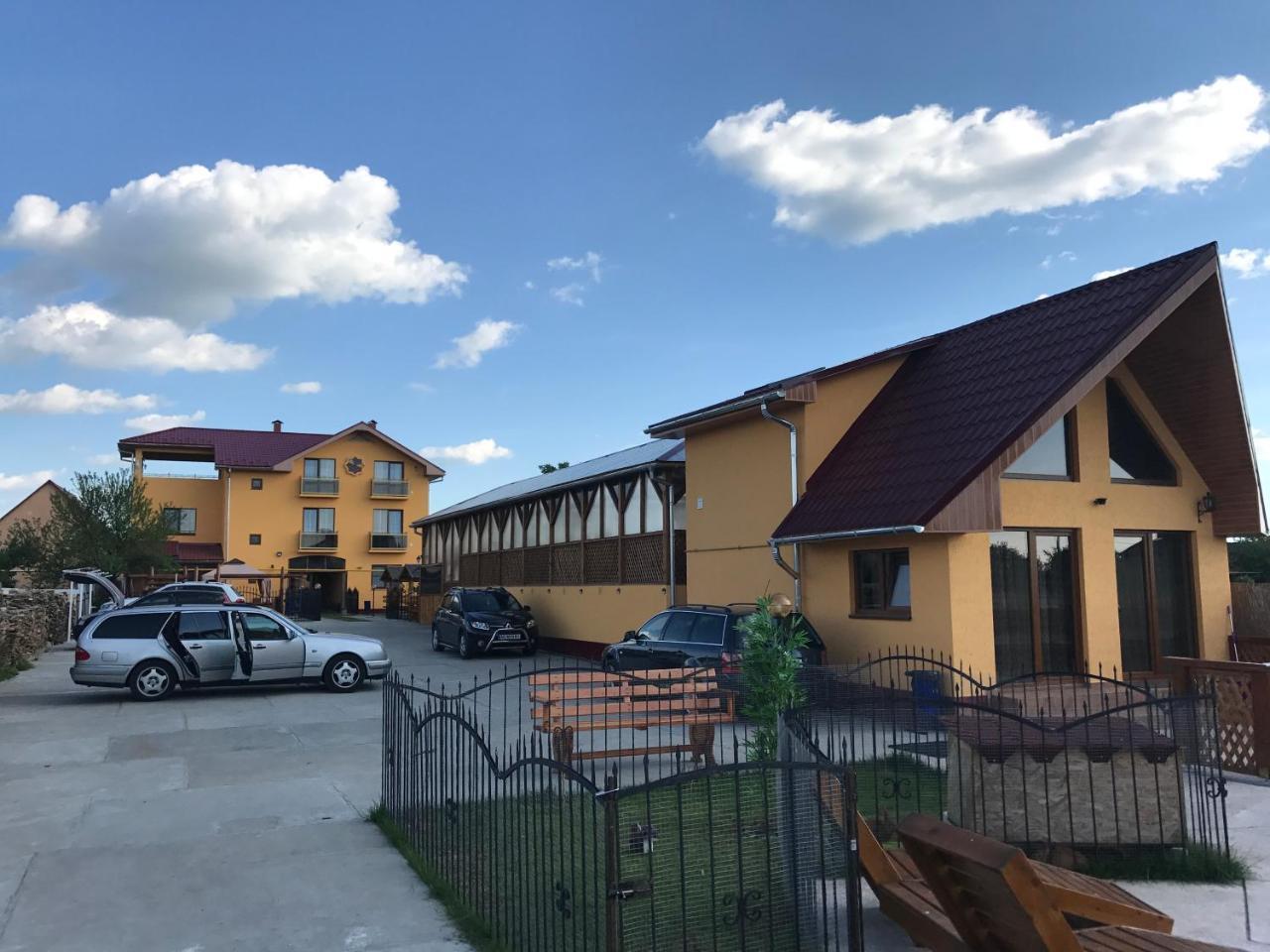 Villa Eden Delux Yanoshi Εξωτερικό φωτογραφία